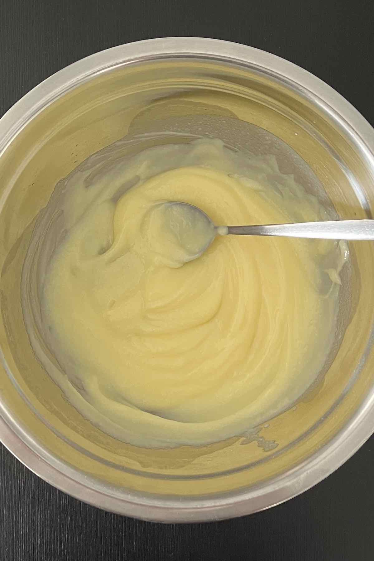 Vanilla pudding in a bowl.